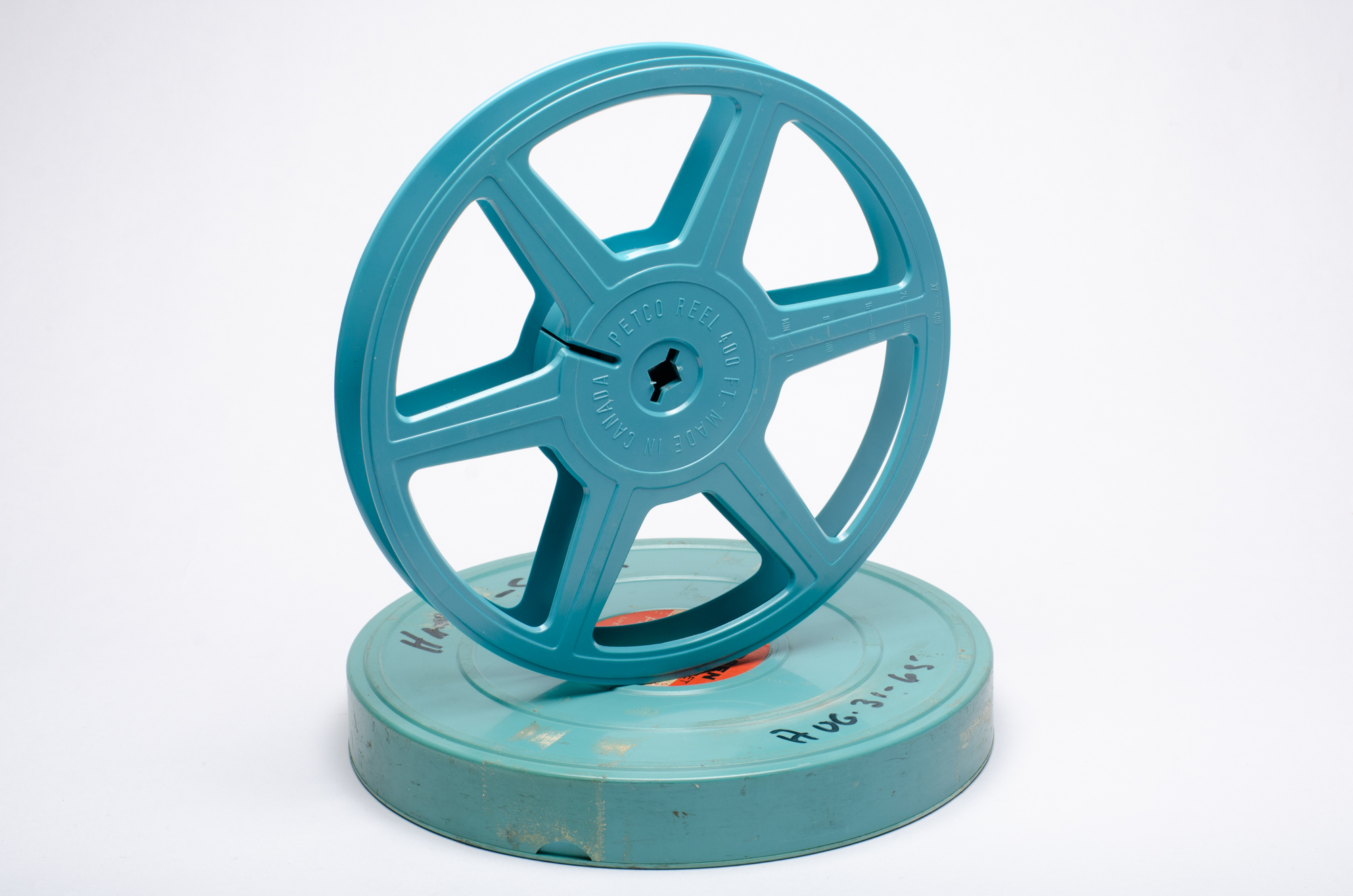 thumbnail image 2 of Filmlab 16mm Empty Plastic Film Reel - 400' Capacity, 7" Diameter, Grey 2 of 4