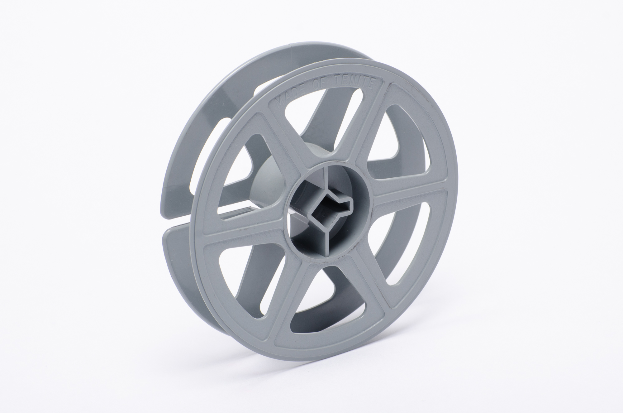 thumbnail image 2 of Filmlab 16mm Empty Plastic Film Reel - 400' Capacity, 7" Diameter, Grey 2 of 4
